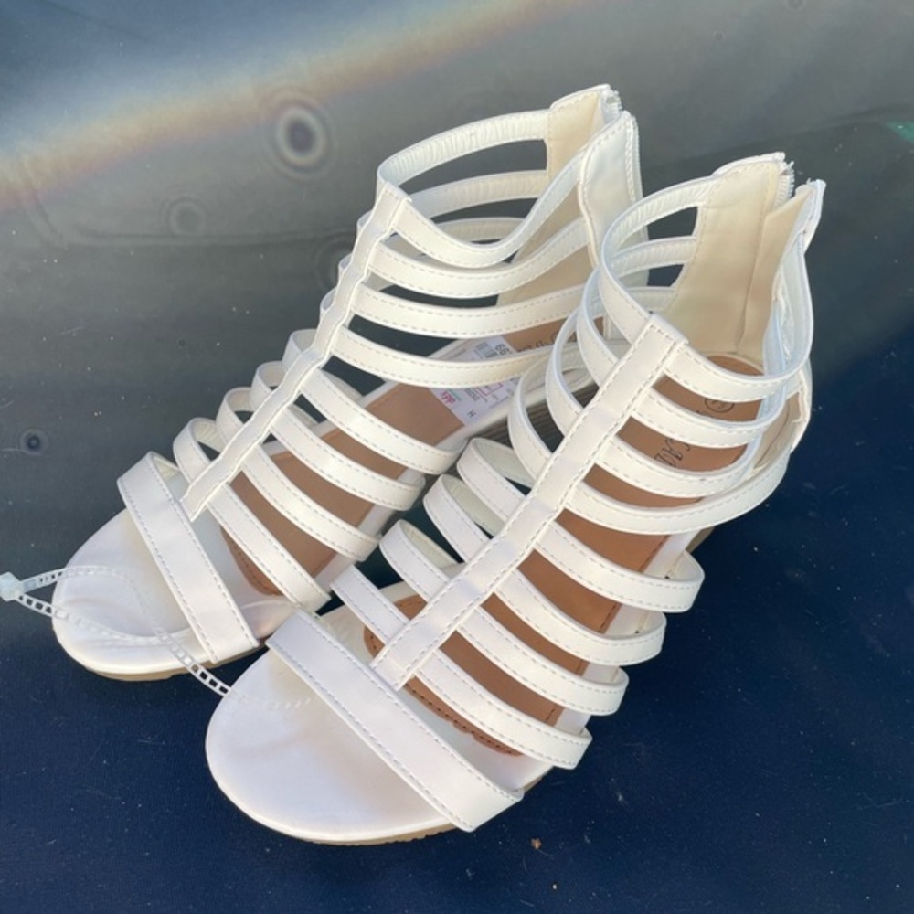 Belladia white strappy sandals/wedge sandals zipper back